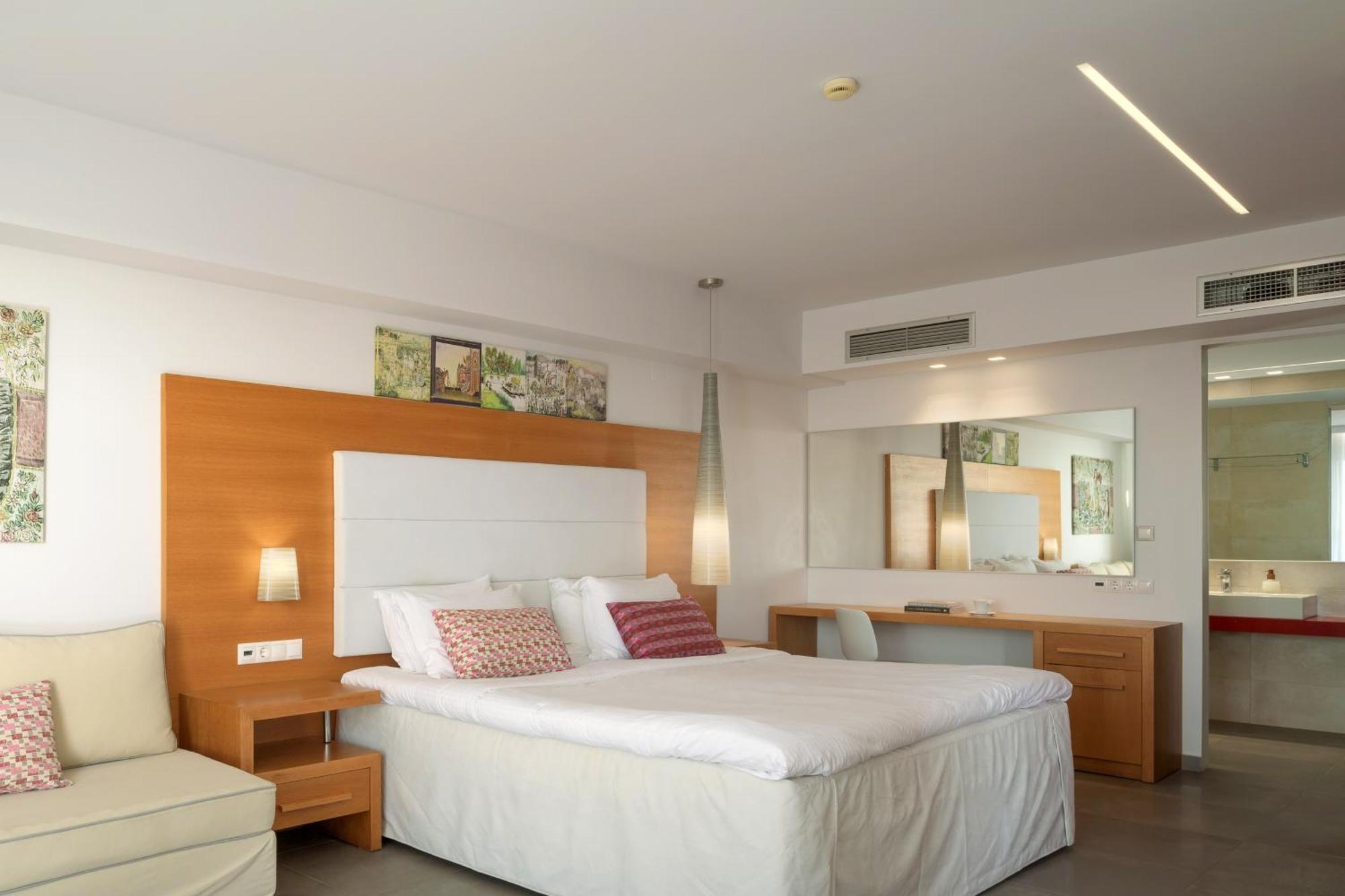 High Beach Resort Малиа Экстерьер фото