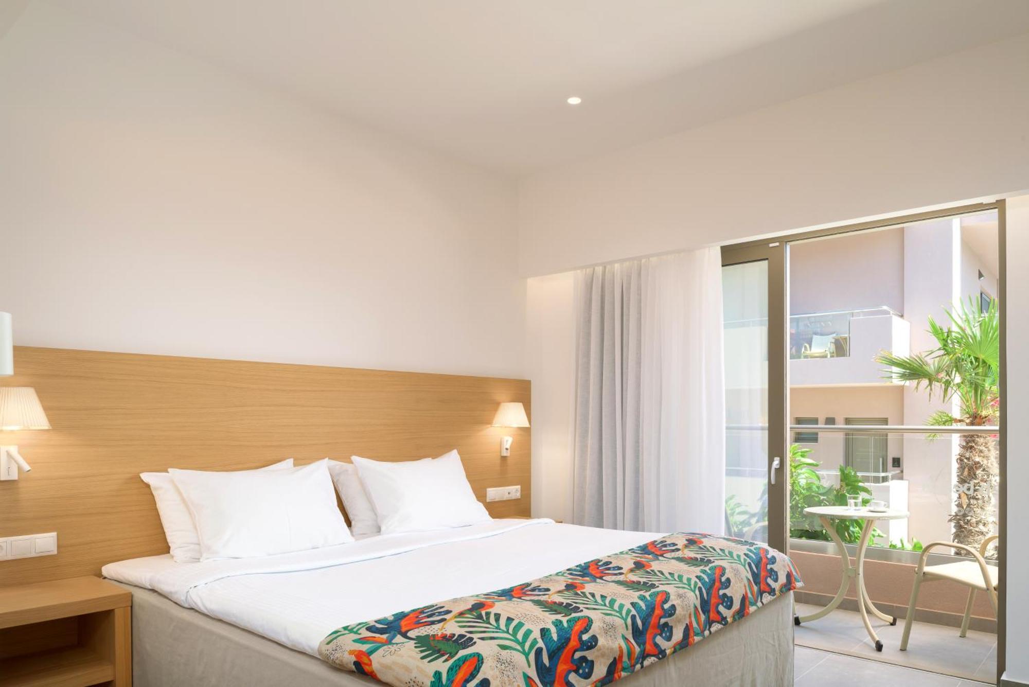 High Beach Resort Малиа Экстерьер фото